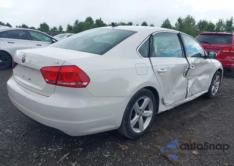 2015 Volkswagen Passat 1.8T Limited Edition из США, поврежденный, VIN 1VWAT7A3XFC076570